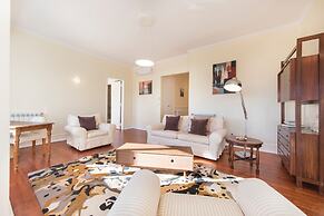Spacious Graça River View Apartment