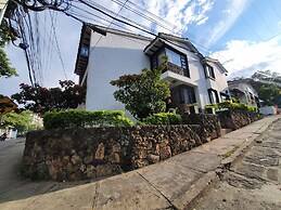 Green Door Boutique - Hostel