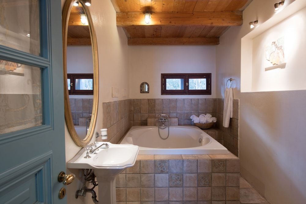 Mirabello Art Suites