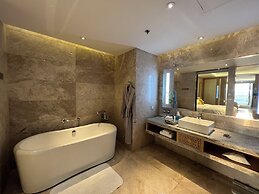 Renaissance Dhaka Gulshan Hotel