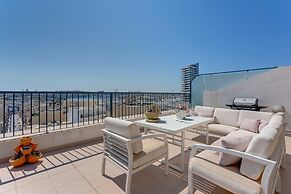 Superlative Penthouse With Spacious Terrace