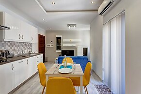 Idyllic Apartment Just off the Promenade