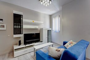 Idyllic Apartment Just off the Promenade