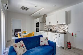 Idyllic Apartment Just off the Promenade