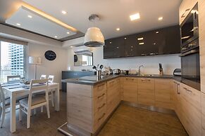 Stylish Seaview Apartment In a Prime Location