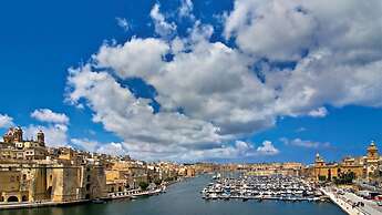 Fort St Angelo Mansions, Harbour Views Apartment