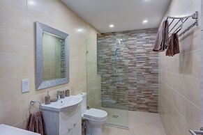 Gorgeous 1BR Apartment Close to Amenities