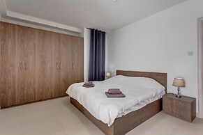 Gorgeous 1BR Apartment Close to Amenities