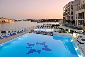 Modern-luxury in Tigne Point w Pool, Best Location