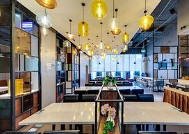 W Kardon Hotel