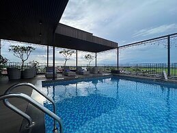 Paragon Noi Bai Hotel and Pool