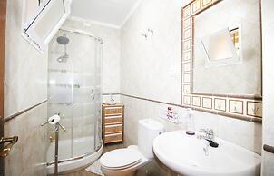 1057 Villa Maite