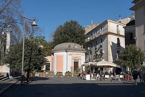 Royal Gardens B&B Caserta