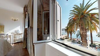 Chrysanta Apartments