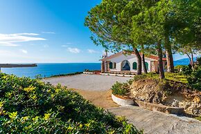 Villa Glaucos