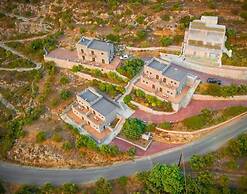Onar Mani Suites