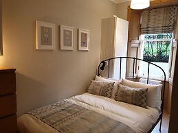 Cosy Flat With Garden View