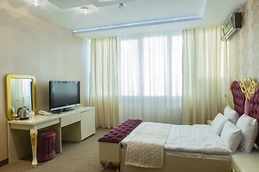 Raymond Hotel