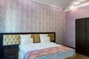 Raymond Hotel