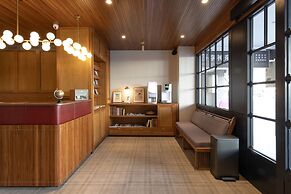 River inn Station