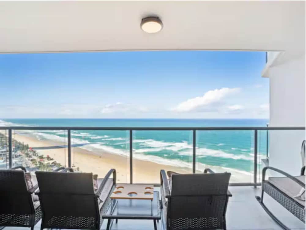 Peninsula Resort - Private Apartments