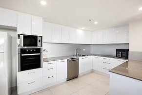 Peninsula Resort - Private Apartments