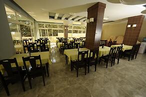Seaden Sweet Park Hotel