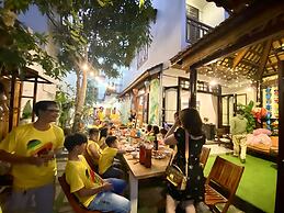 Blue Whale Homestay