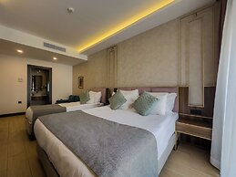 Leaf Port Hotel