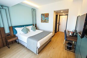 Leaf Port Hotel