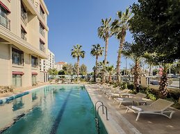 Leaf Port Hotel