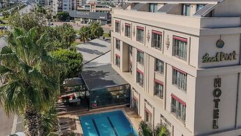 Leaf Port Hotel