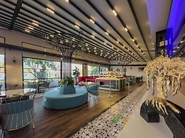 Leaf Port Hotel