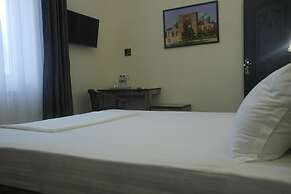 Orient Star Hotel