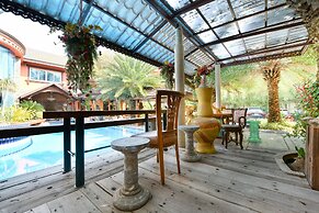 OYO Maesri Resort