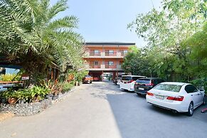 OYO Maesri Resort