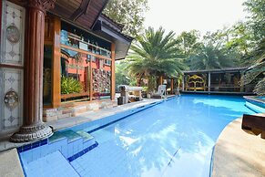 OYO Maesri Resort
