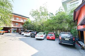OYO Maesri Resort