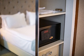 Nevali Hotel