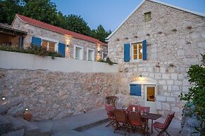 Old Tree Villa