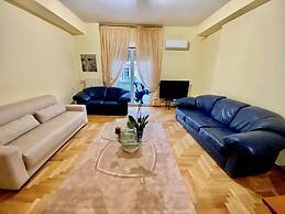 Chic Elegant New Apartment - Kolonaki
