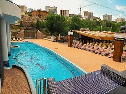 Armenian Village Park Hotel