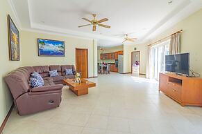 2 Bed Majestic Villa Near Beach
