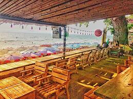 2 Bed Majestic Villa Near Beach