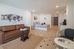 Phuket Palace Condominium by Ale