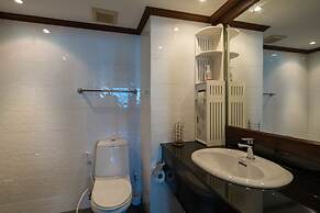 Phuket Palace Condominium by Ale