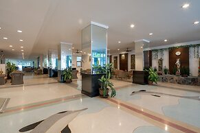 Phuket Palace Condominium by Ale
