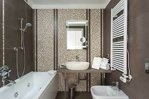 Embassy Aparthotel