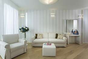 Embassy Aparthotel