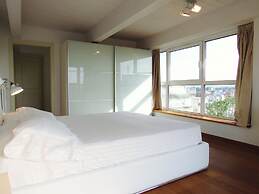 Embassy Aparthotel